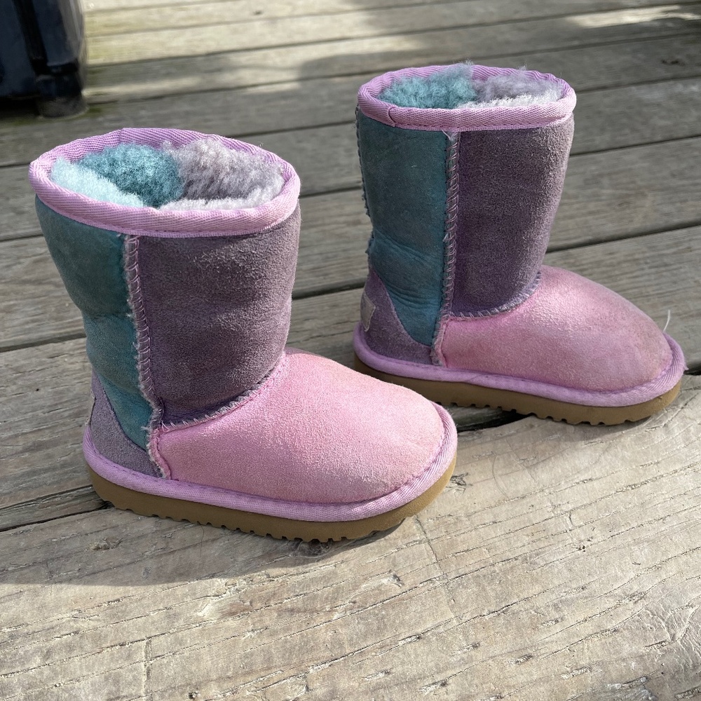 Ugg girl toddler boots size 8